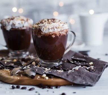 Acquista online Cioccolata calda al Cocco - 15 Bustine Monodose al miglior prezzo su Yoooki