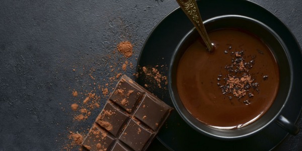 Cioccolata fondente e glicemia: benefici, precauzioni e prodotti adatti ai diabetici