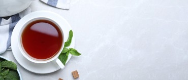 Il tè contiene caffeina? Scopriamo questa bevanda millenaria